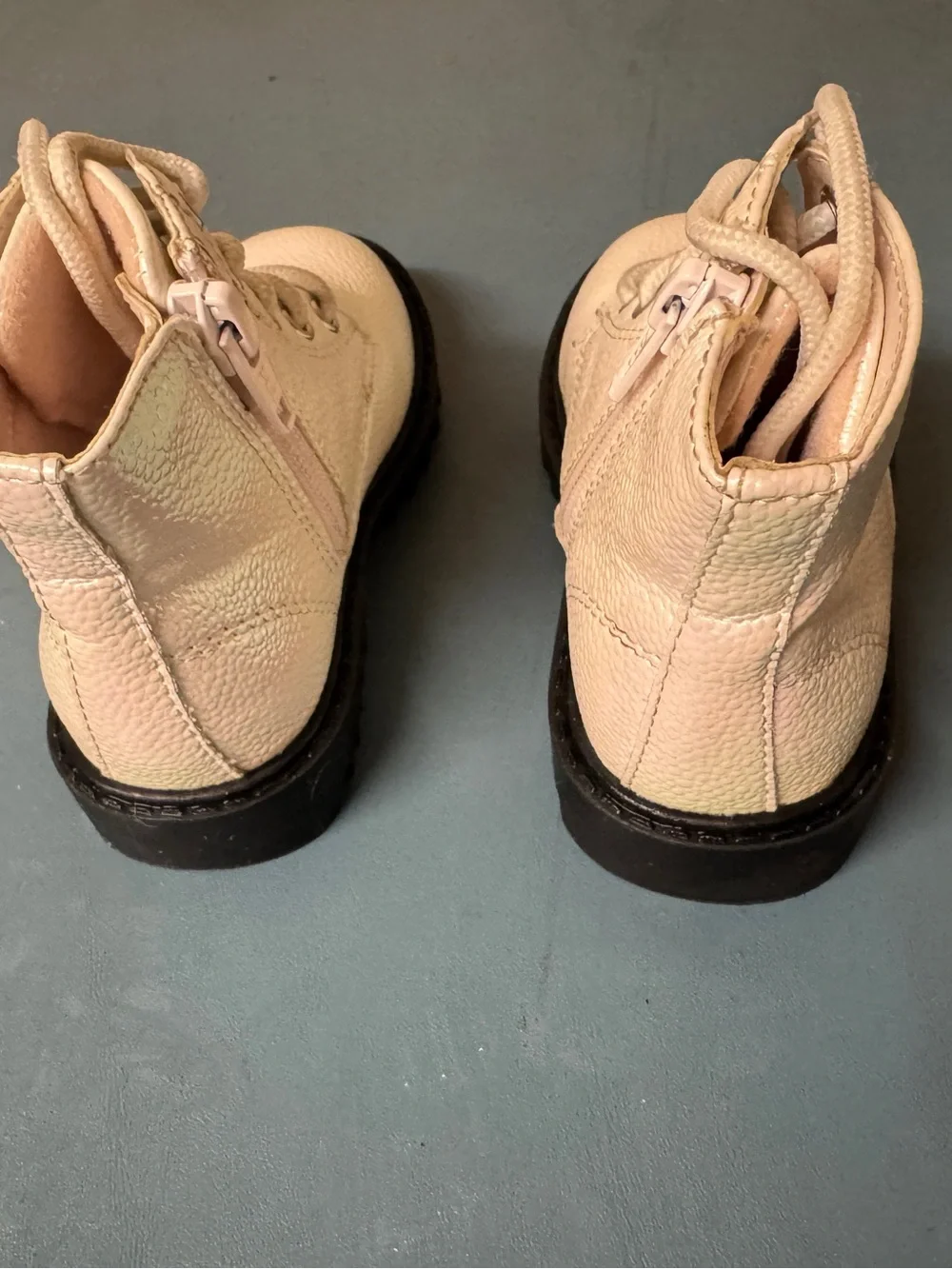 Gap Toddler Bootie Lace up side zipper size 5 irredescent